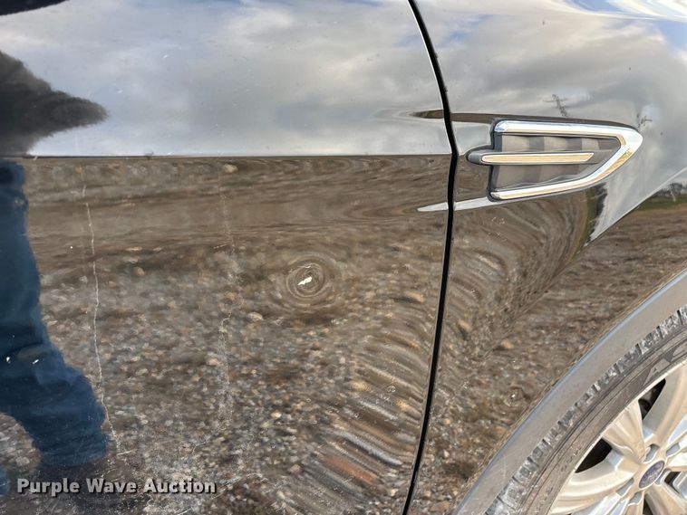 image for item ED2400 2017 Ford Escape SUV