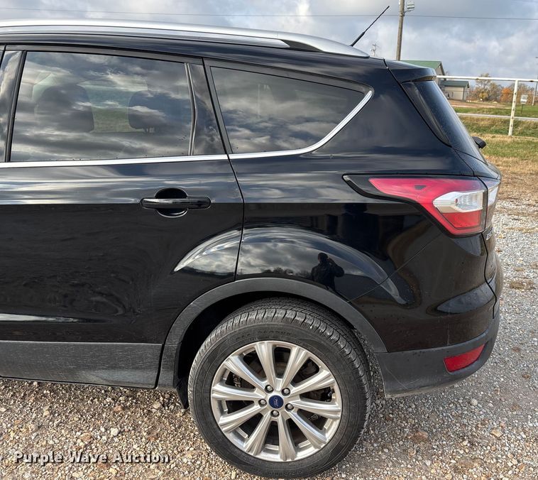 image for item ED2400 2017 Ford Escape SUV