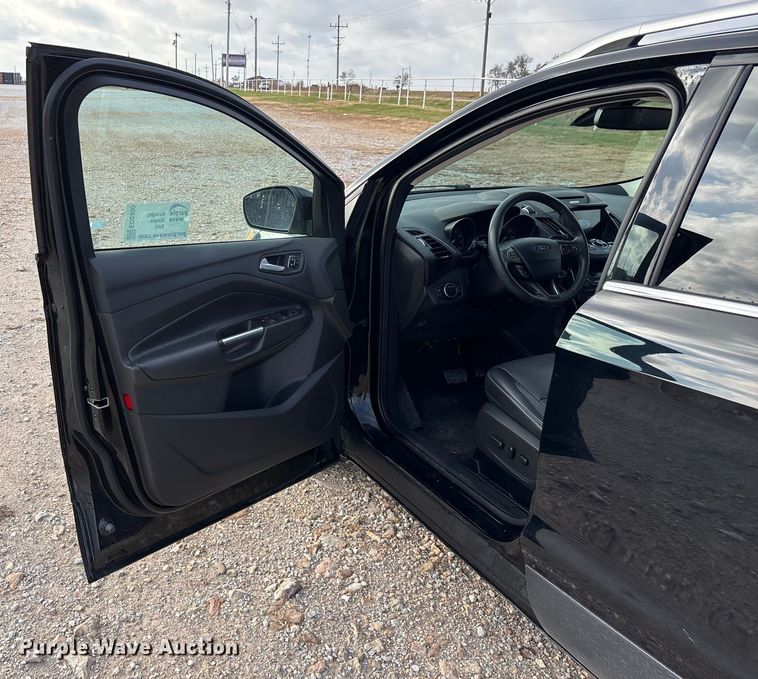 image for item ED2400 2017 Ford Escape SUV