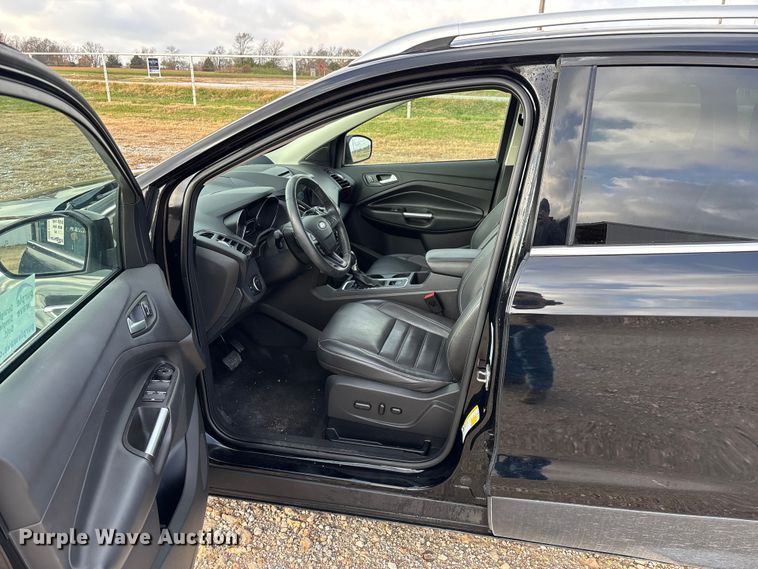 image for item ED2400 2017 Ford Escape SUV