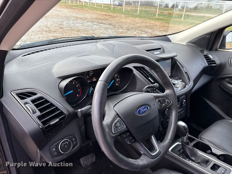 image for item ED2400 2017 Ford Escape SUV