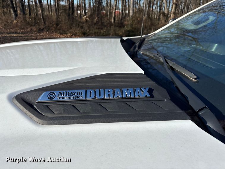 image for item ED2468 2023 Chevrolet Silverado 2500HD Crew Cab pickup truck