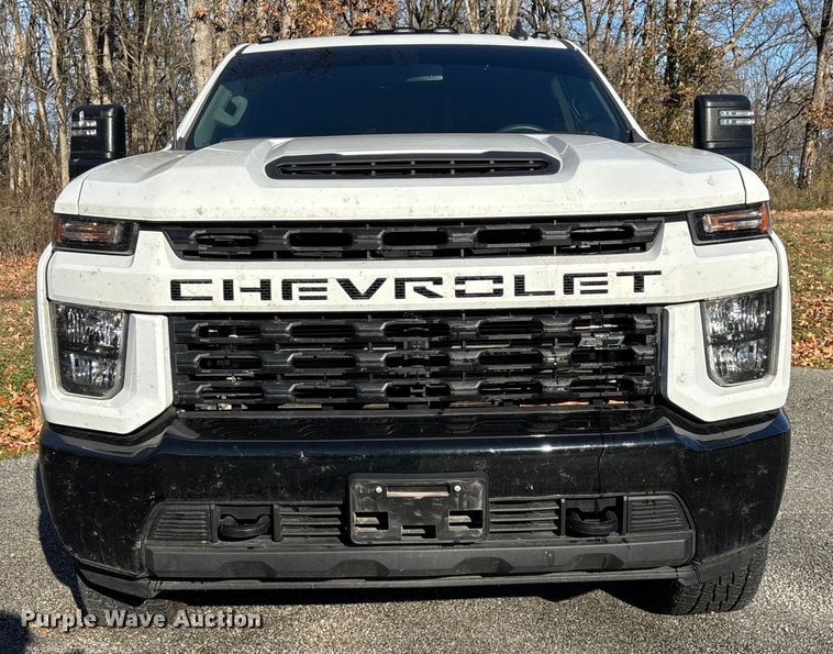 image for item ED2468 2023 Chevrolet Silverado 2500HD Crew Cab pickup truck