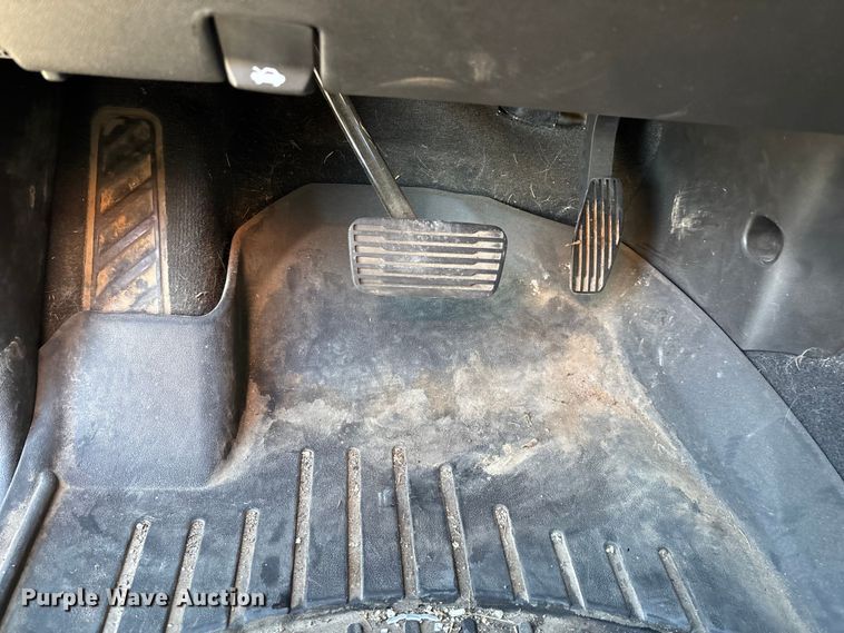 image for item ED2468 2023 Chevrolet Silverado 2500HD Crew Cab pickup truck