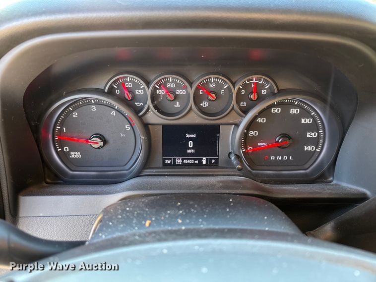 image for item ED2468 2023 Chevrolet Silverado 2500HD Crew Cab pickup truck