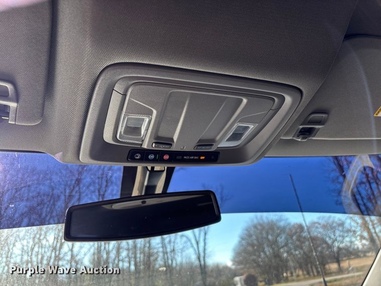 image for item ED2468 2023 Chevrolet Silverado 2500HD Crew Cab pickup truck