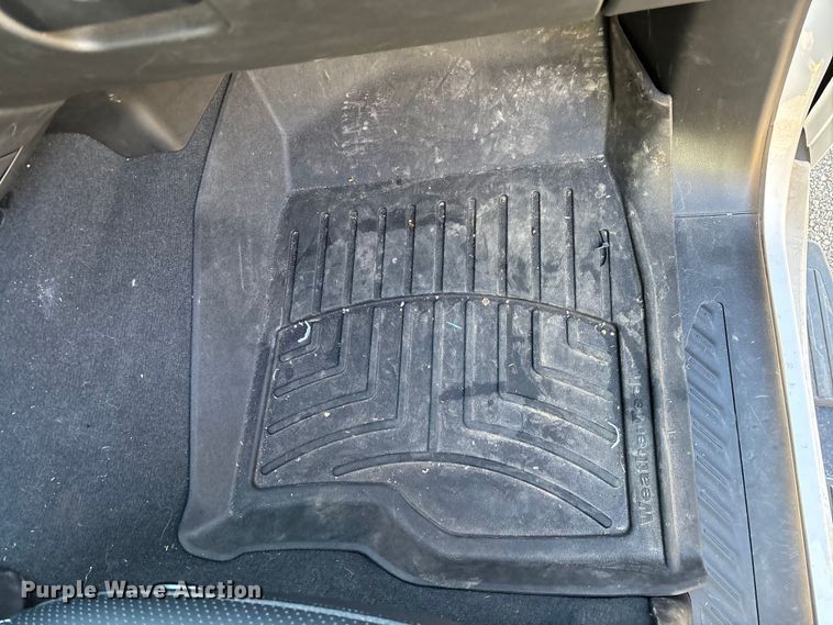 image for item ED2468 2023 Chevrolet Silverado 2500HD Crew Cab pickup truck