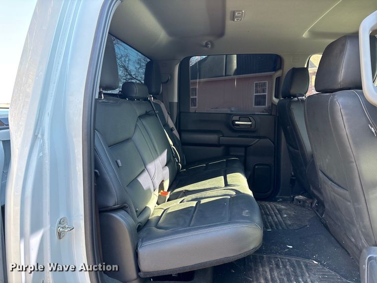 image for item ED2468 2023 Chevrolet Silverado 2500HD Crew Cab pickup truck