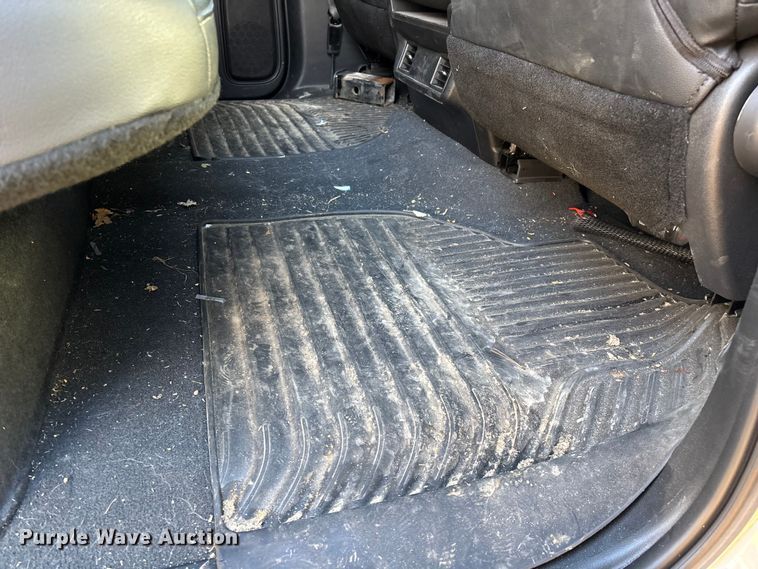 image for item ED2468 2023 Chevrolet Silverado 2500HD Crew Cab pickup truck