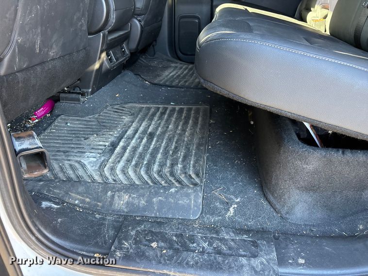 image for item ED2468 2023 Chevrolet Silverado 2500HD Crew Cab pickup truck