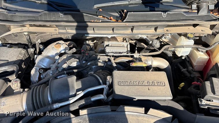 image for item ED2468 2023 Chevrolet Silverado 2500HD Crew Cab pickup truck