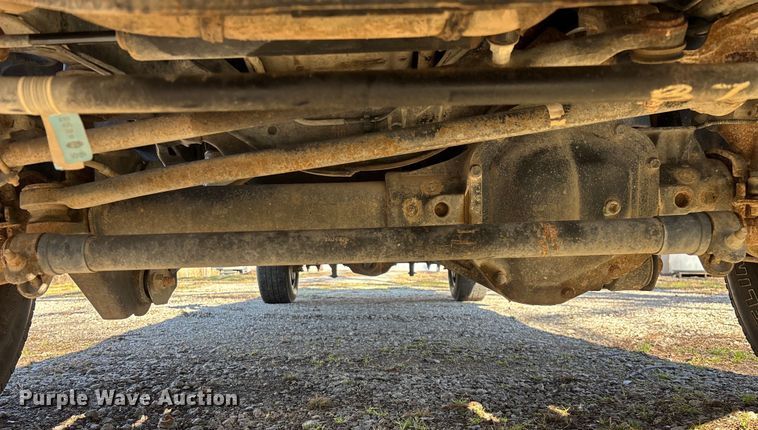 image for item ED2470 2019 Ford F250 Super Duty Crew Cab utility bed pickup truck