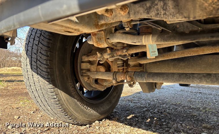 image for item ED2470 2019 Ford F250 Super Duty Crew Cab utility bed pickup truck