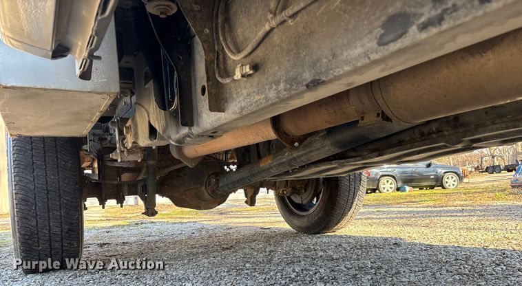 image for item ED2470 2019 Ford F250 Super Duty Crew Cab utility bed pickup truck