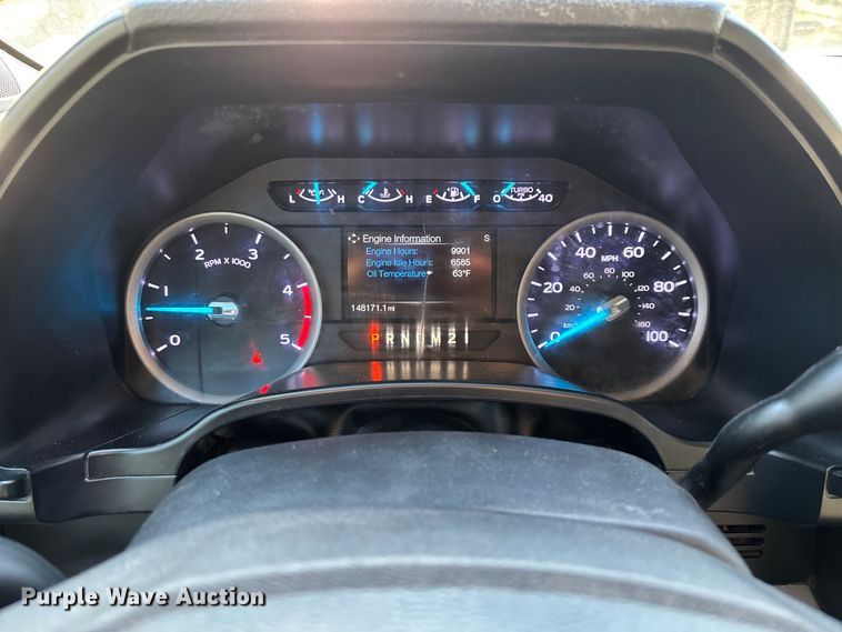 image for item ED2470 2019 Ford F250 Super Duty Crew Cab utility bed pickup truck