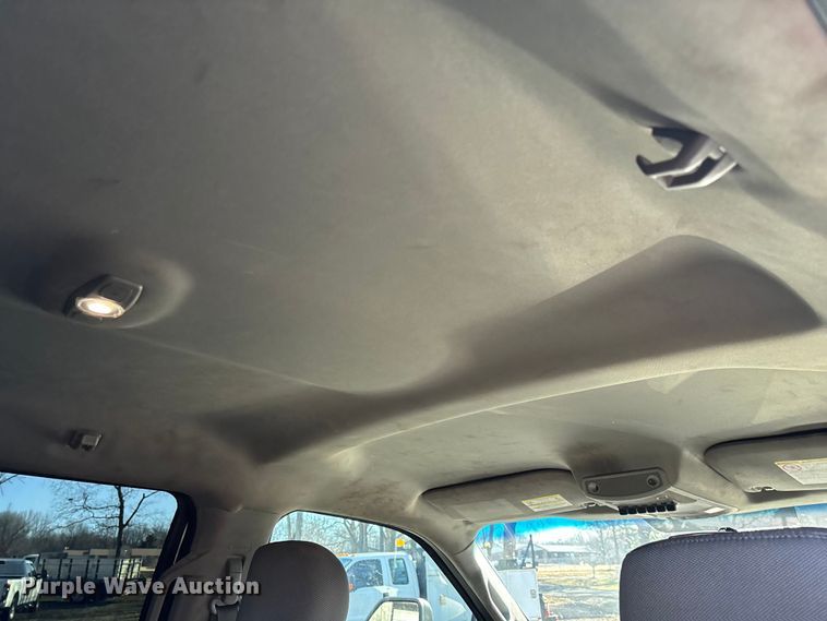 image for item ED2470 2019 Ford F250 Super Duty Crew Cab utility bed pickup truck