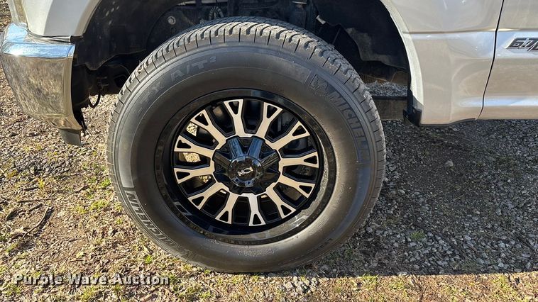 image for item ED2470 2019 Ford F250 Super Duty Crew Cab utility bed pickup truck