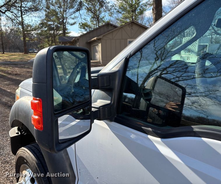 image for item ED2471 2011 Ford F550 Super Duty flatbed truck