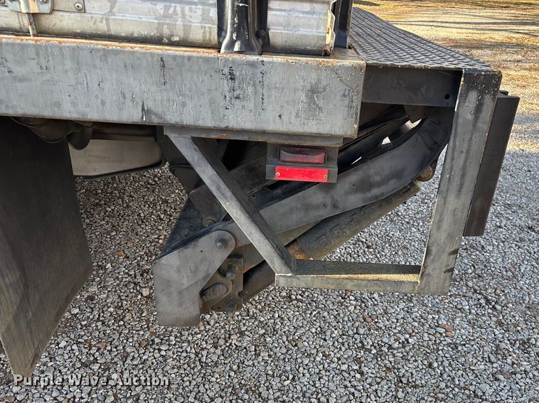 image for item ED2471 2011 Ford F550 Super Duty flatbed truck