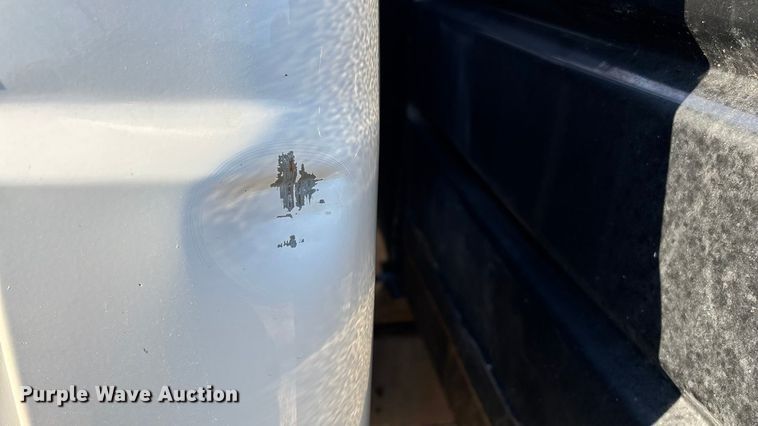 image for item ED2471 2011 Ford F550 Super Duty flatbed truck