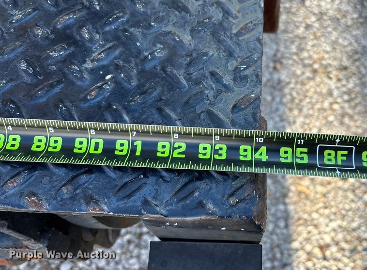 image for item ED2471 2011 Ford F550 Super Duty flatbed truck