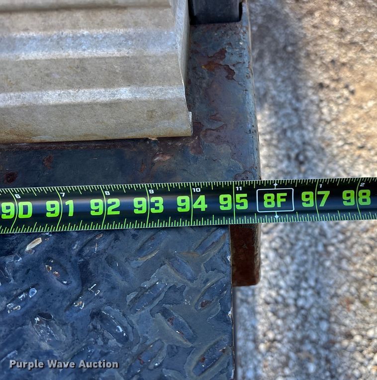 image for item ED2471 2011 Ford F550 Super Duty flatbed truck