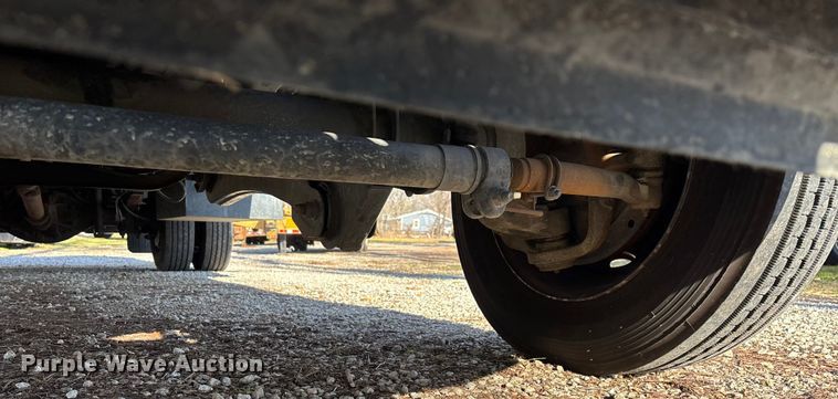 image for item ED2471 2011 Ford F550 Super Duty flatbed truck