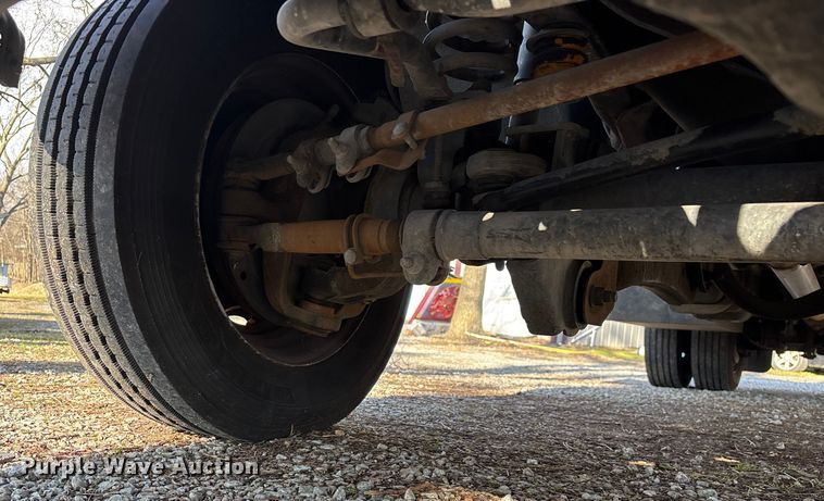 image for item ED2471 2011 Ford F550 Super Duty flatbed truck