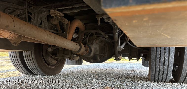 image for item ED2471 2011 Ford F550 Super Duty flatbed truck