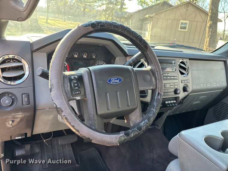 image for item ED2471 2011 Ford F550 Super Duty flatbed truck