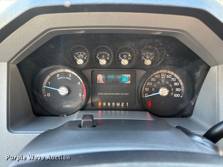 image for item ED2471 2011 Ford F550 Super Duty flatbed truck