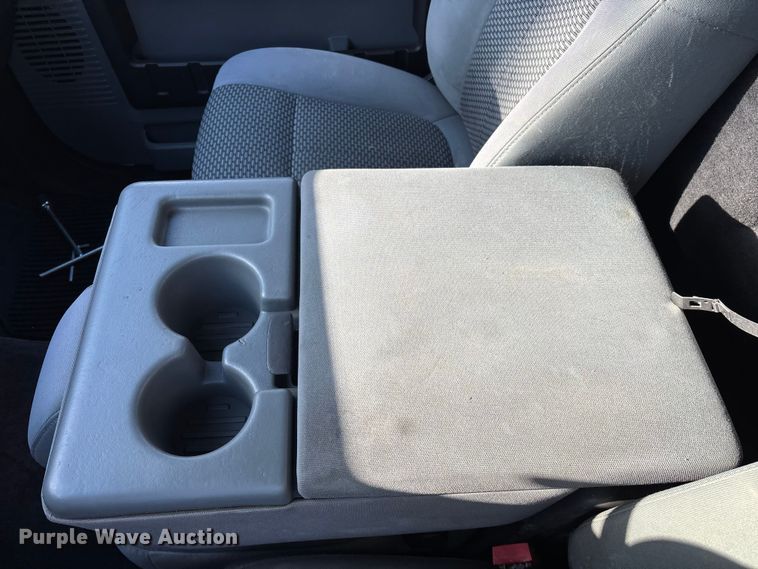 image for item ED2471 2011 Ford F550 Super Duty flatbed truck