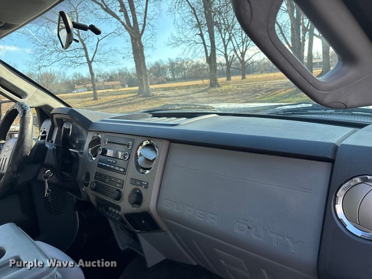 image for item ED2471 2011 Ford F550 Super Duty flatbed truck