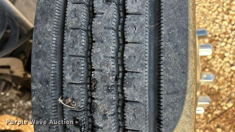 image for item ED2471 2011 Ford F550 Super Duty flatbed truck