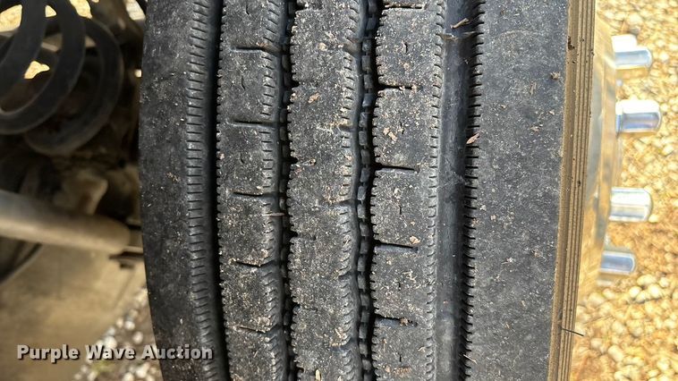 image for item ED2471 2011 Ford F550 Super Duty flatbed truck