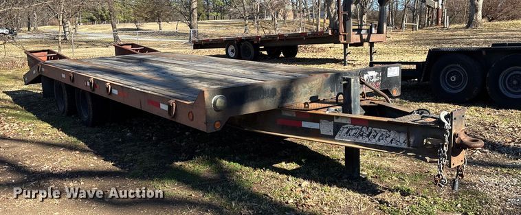 image for item ED2472 1999 Towmaster C-20 equipment trailer