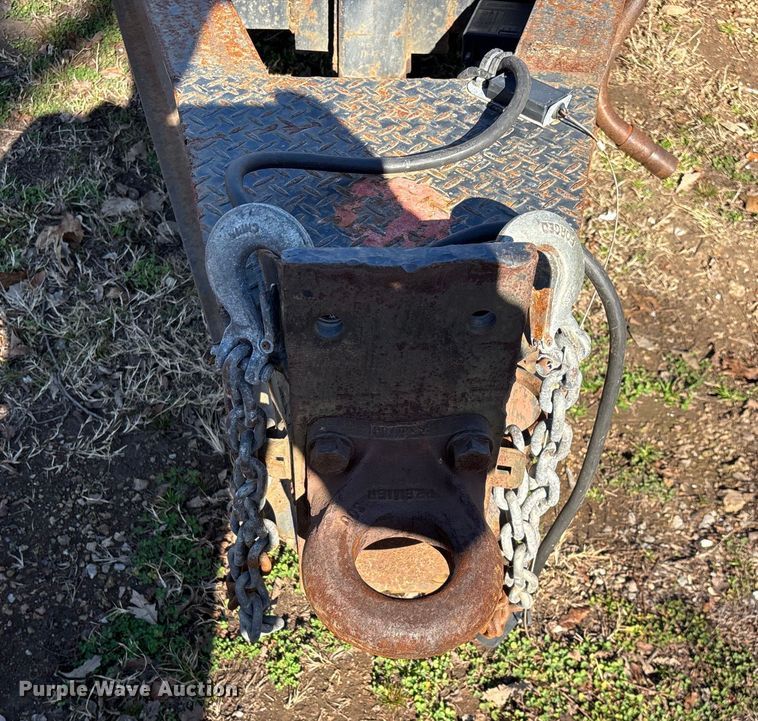 image for item ED2472 1999 Towmaster C-20 equipment trailer