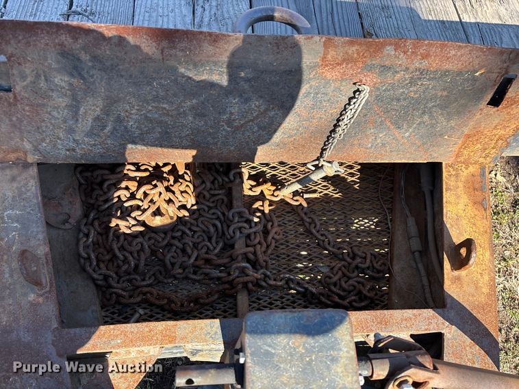 image for item ED2472 1999 Towmaster C-20 equipment trailer