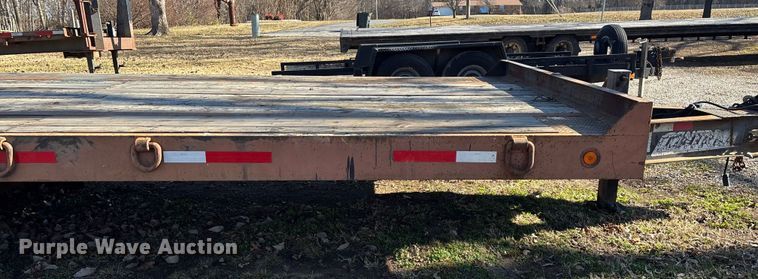 image for item ED2472 1999 Towmaster C-20 equipment trailer