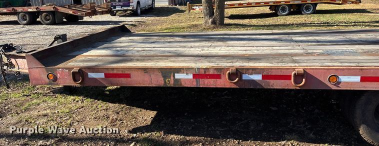 image for item ED2472 1999 Towmaster C-20 equipment trailer