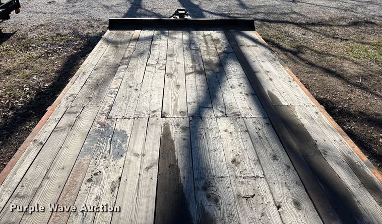 image for item ED2472 1999 Towmaster C-20 equipment trailer