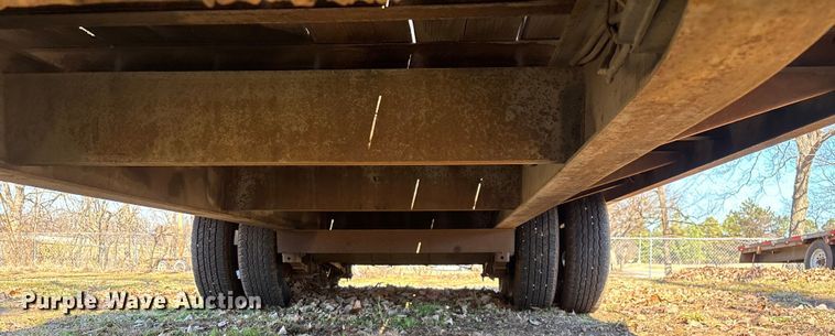 image for item ED2472 1999 Towmaster C-20 equipment trailer