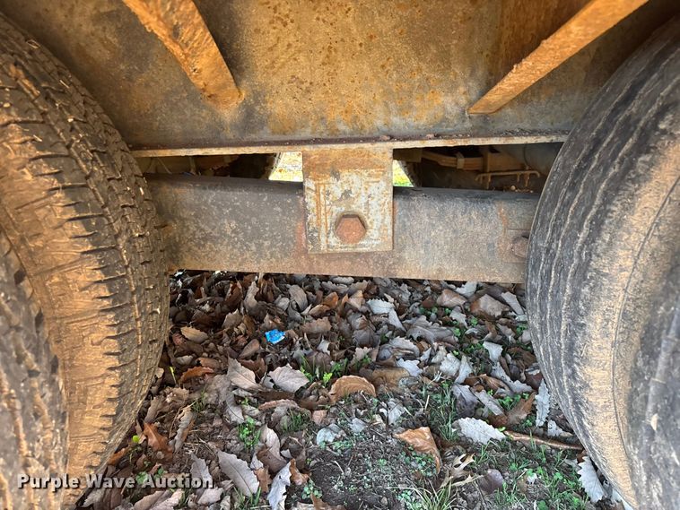 image for item ED2472 1999 Towmaster C-20 equipment trailer