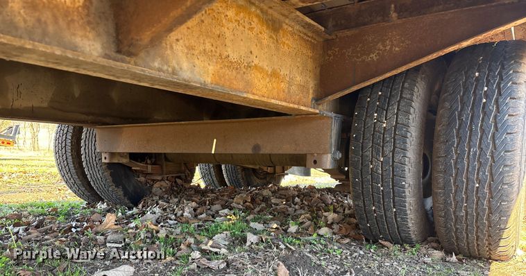 image for item ED2472 1999 Towmaster C-20 equipment trailer