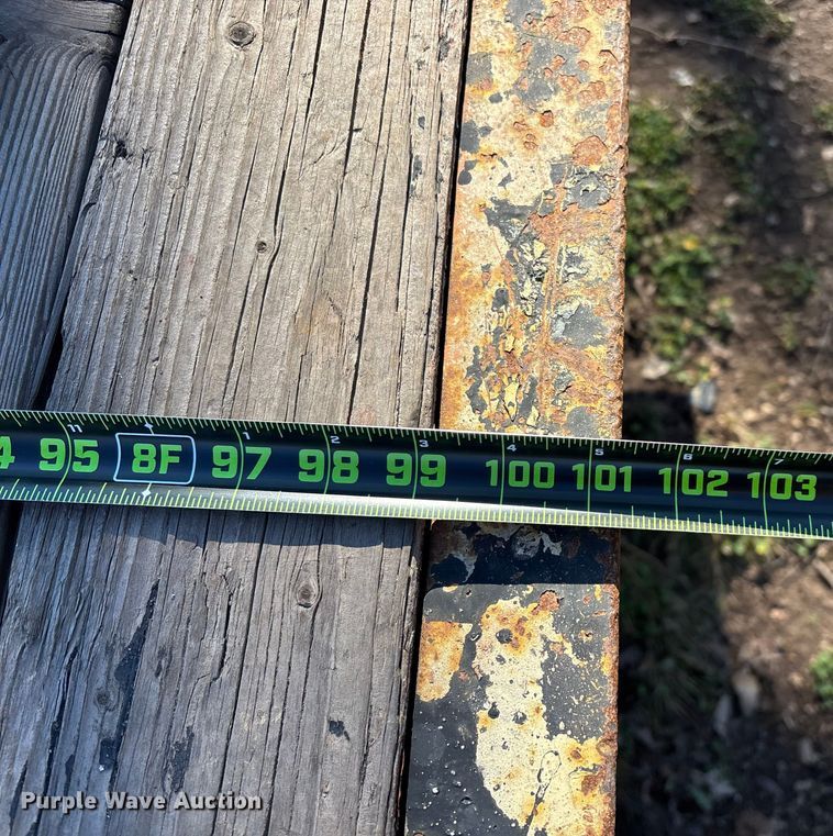 image for item ED2472 1999 Towmaster C-20 equipment trailer