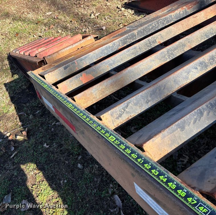 image for item ED2472 1999 Towmaster C-20 equipment trailer