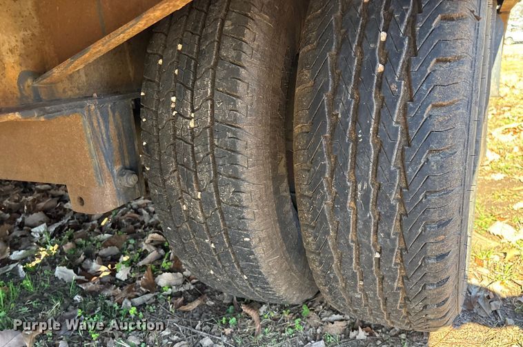 image for item ED2472 1999 Towmaster C-20 equipment trailer