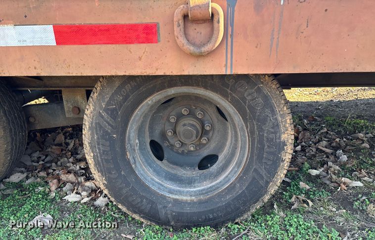 image for item ED2472 1999 Towmaster C-20 equipment trailer