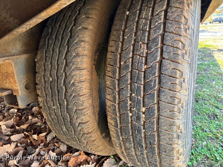 image for item ED2472 1999 Towmaster C-20 equipment trailer