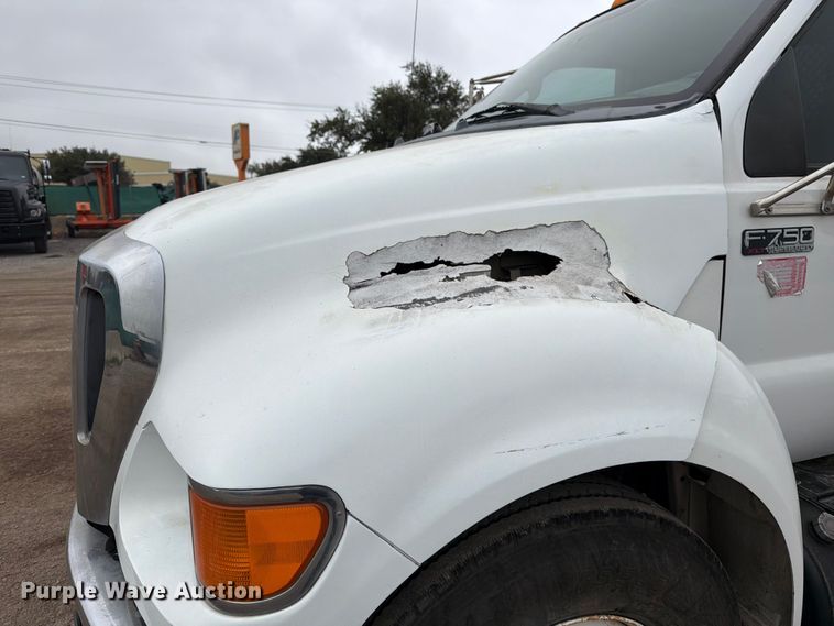 image for item ED5086 2015 Ford F750 Super Duty utility / service truck